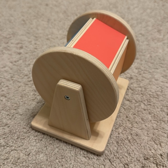 Lovevery Spinning Rainbow - Picture 4 of 5